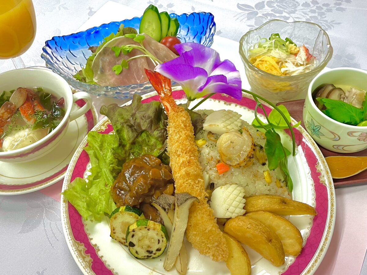 【お子様膳】夏メニュー(写真は一例です) 【お子様膳】夏メニュー(写真は一例です)